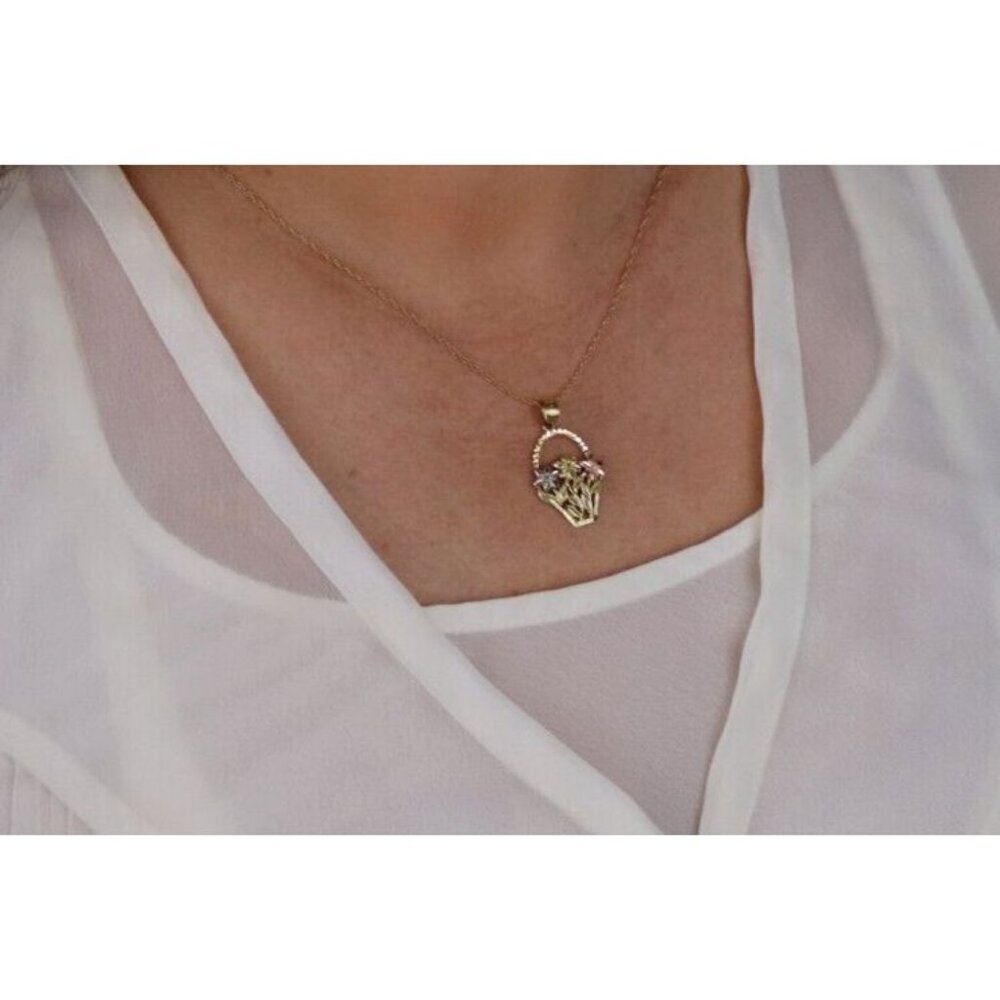 10k Yellow Gold White Gold Rose Gold Flower Basket Necklace 18" Chain - Picture 2 of 7